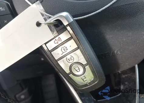 2021 Ford Escape Titanium Hybrid z USA, uszkodzony, nr VIN 1FMCU0DZ0MUB00944